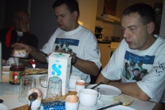 1175774037_rt2002_43
